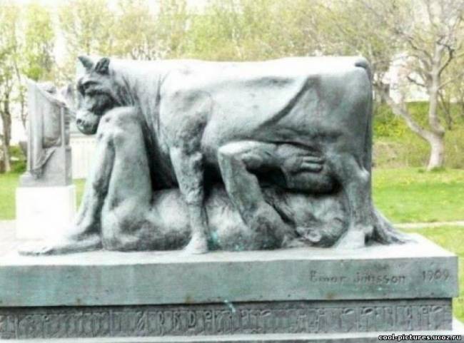 Смешной памятник