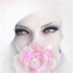 Лицо прикрытое розой