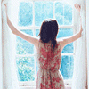 Ава девушка у окна