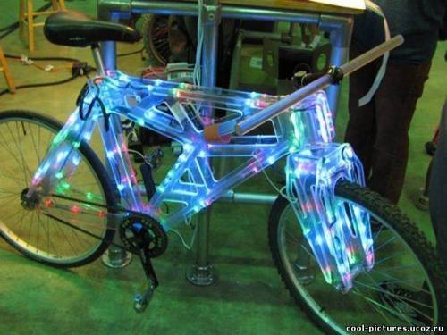 Велосипед со стеклянной рамой