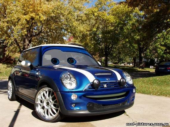 Маленькая авто на фото