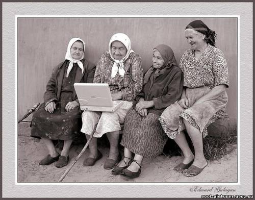 Русские бабки с ноутбуком